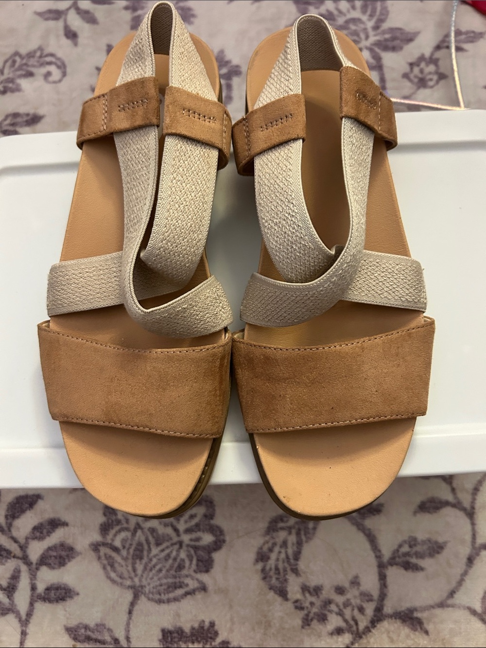 Dr. Scholl's Tan Suede Sandals with Cream Elastic Straps